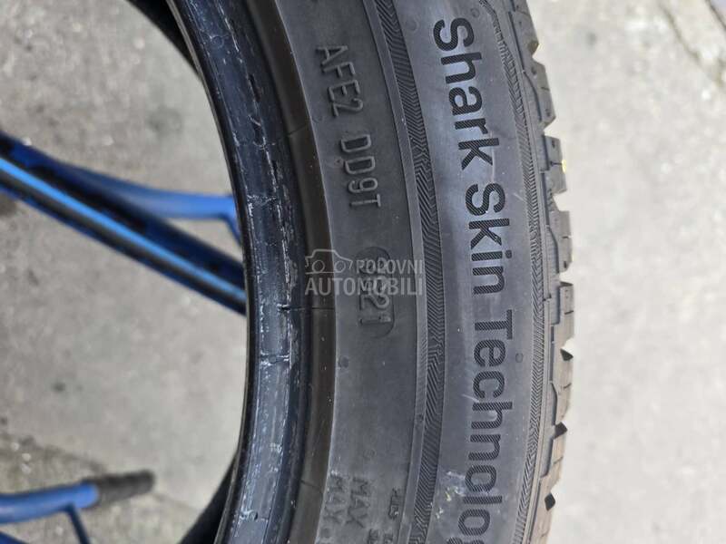 Uniroyal 215/55 R18 Zimska