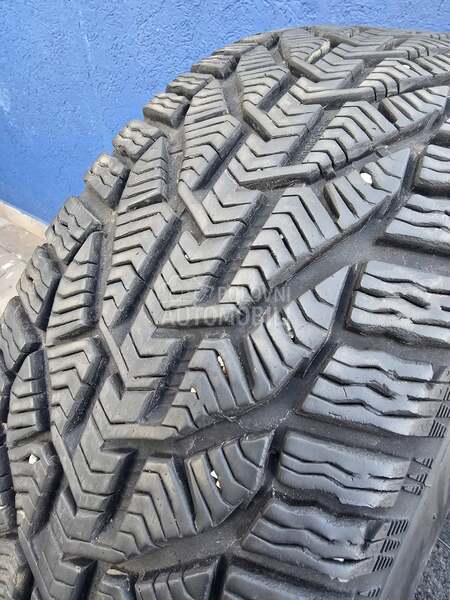 Taurus 205/50 R17 Zimska