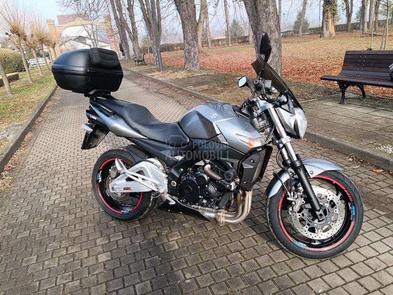 Suzuki gsr 600