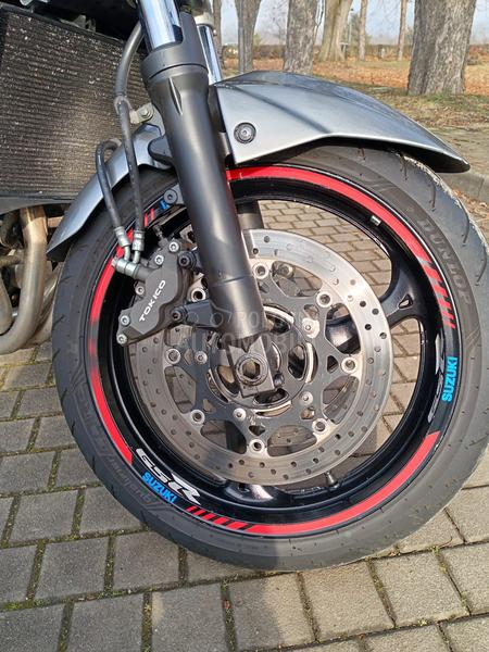 Suzuki gsr 600