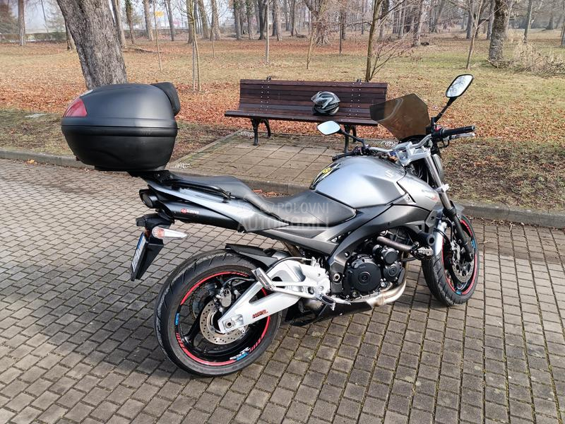 Suzuki gsr 600