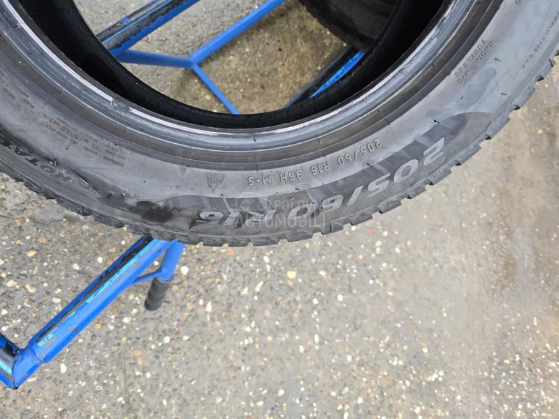 Pirelli 205/60 R16 Zimska