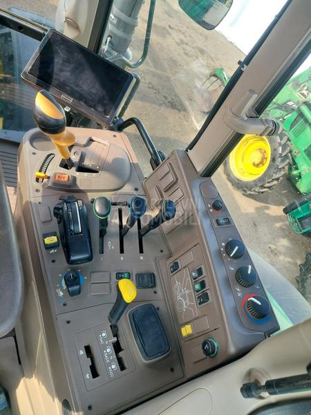 John Deere 6120M