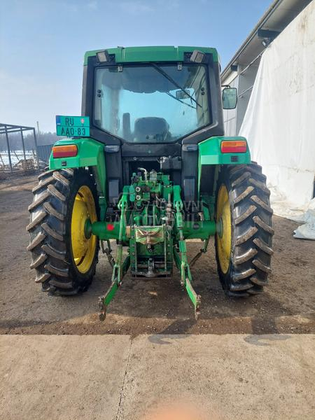 John Deere 6110