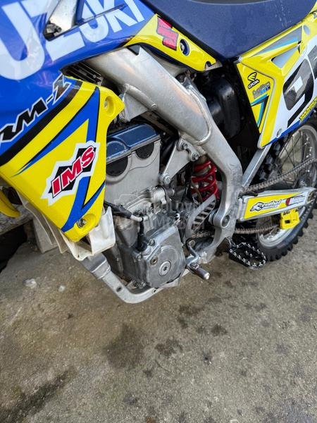 Suzuki RMZ