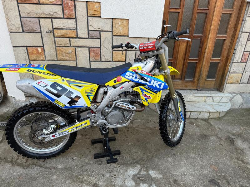 Suzuki RMZ