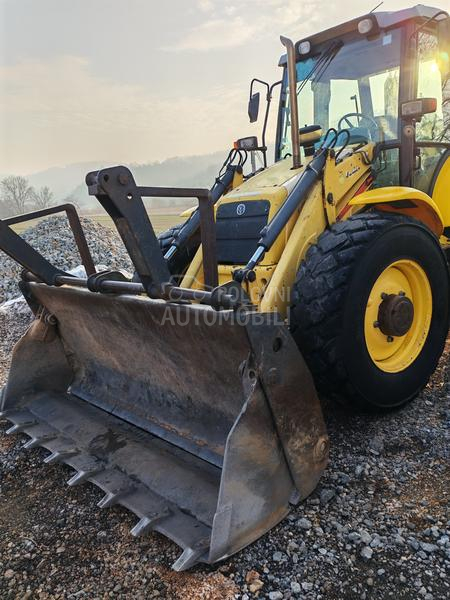 New Holland LB115