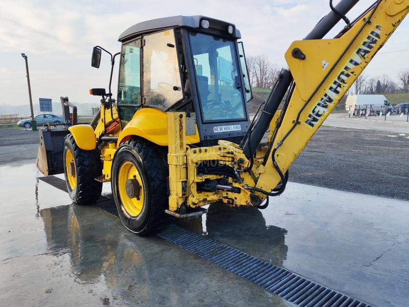 New Holland LB115