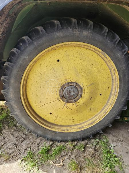 John Deere uzani tockovi