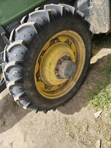 John Deere uzani tockovi