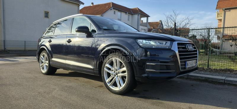 Audi Q7 