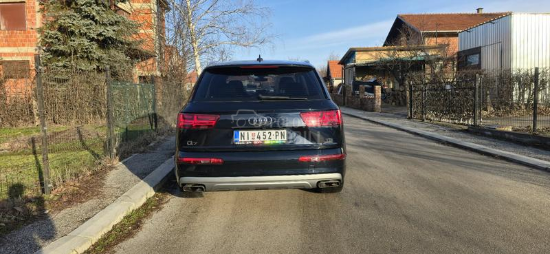 Audi Q7 
