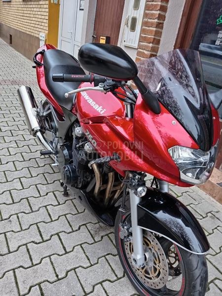 Kawasaki ZR7S