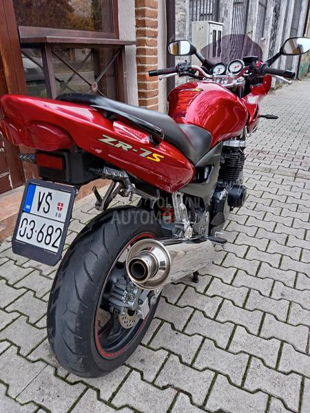 Kawasaki ZR7S