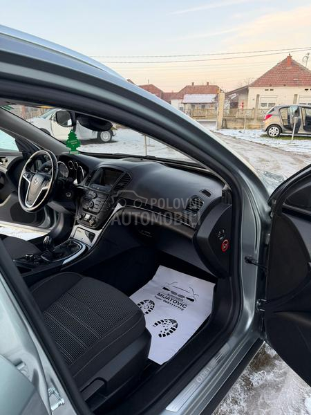 Opel Insignia 2.0 CDTI CH