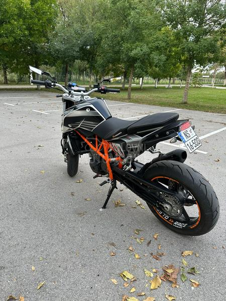 KTM duke 690