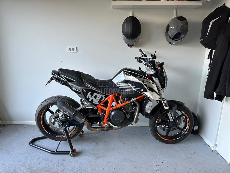 KTM duke 690