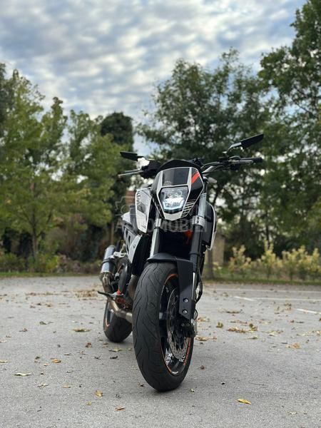 KTM duke 690