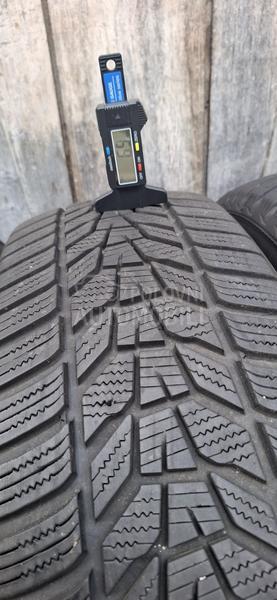 Hankook 235/65 R17 Zimska