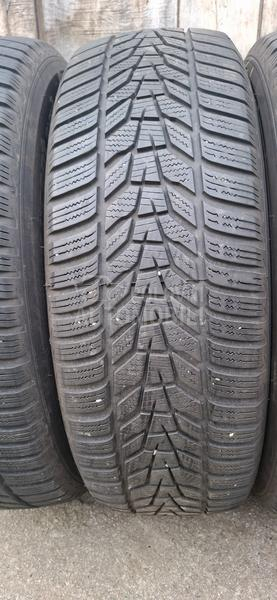 Hankook 235/65 R17 Zimska