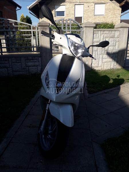 Piaggio New Fly