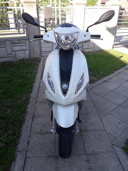 Piaggio New Fly
