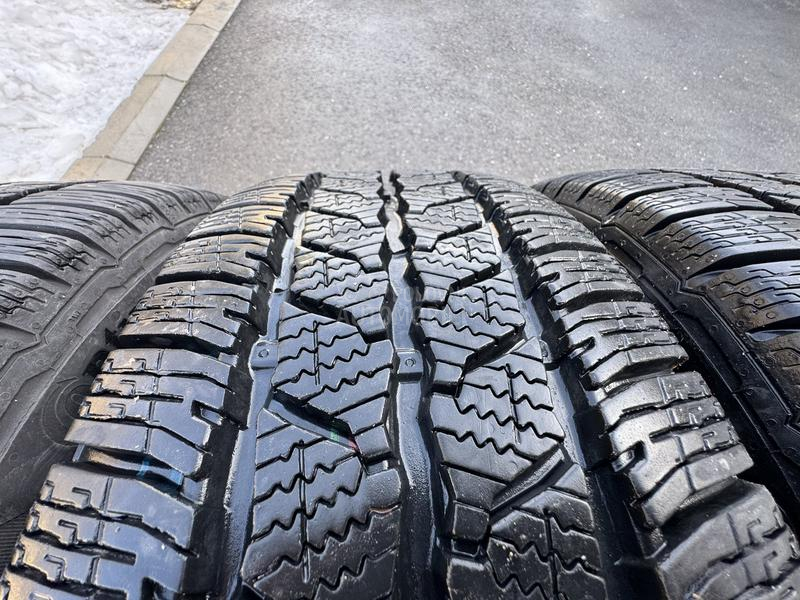 Continental 215/65 R16 Zimska