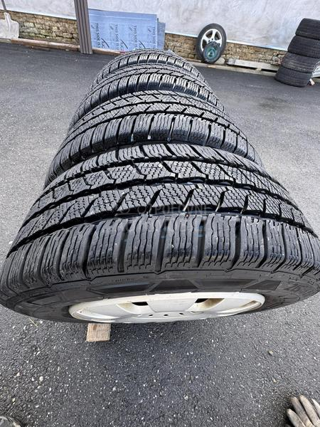Continental 215/65 R16 Zimska