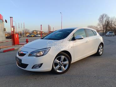 Opel Astra J ŠVAJCARAC