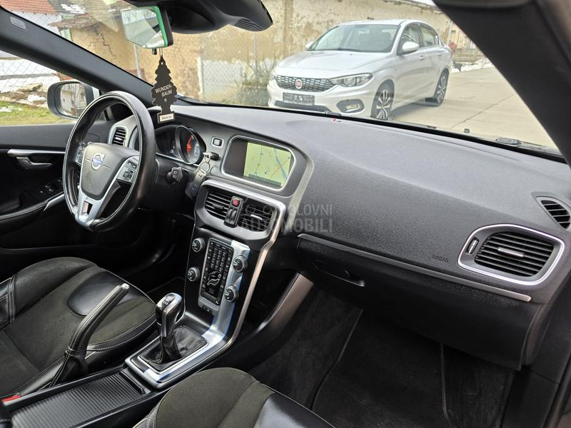 Volvo V40 2.0 D2/R/F-ULL//