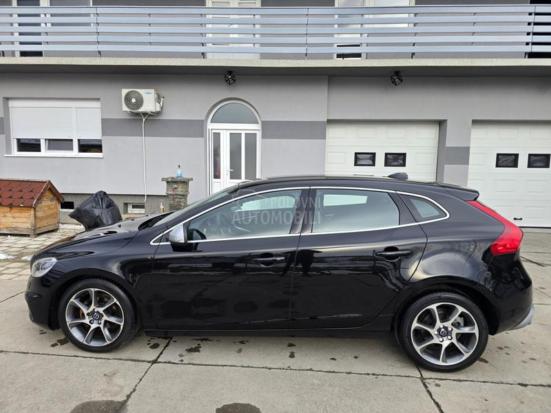 Volvo V40 2.0 D2/R/F-ULL//