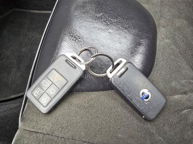 Volvo V40 2.0 D2/R/F-ULL//