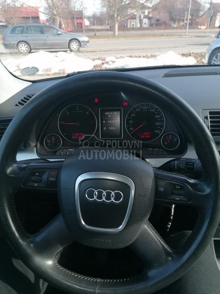 Audi A4 2.0 TDI S LINE