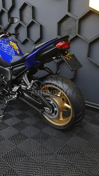 Yamaha FZ8