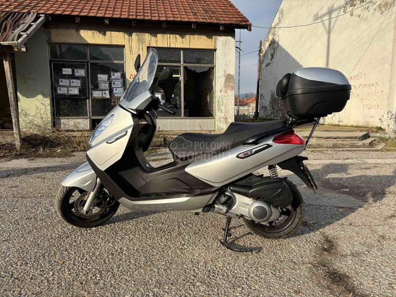 Piaggio X7