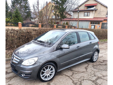 Mercedes Benz B 180 //MAX PAKET//