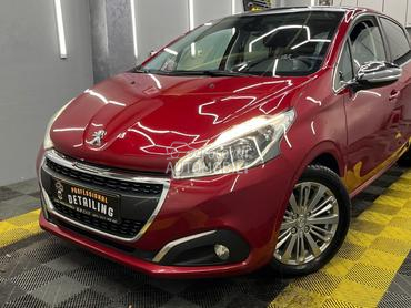 Peugeot 208 Gt line 1of1