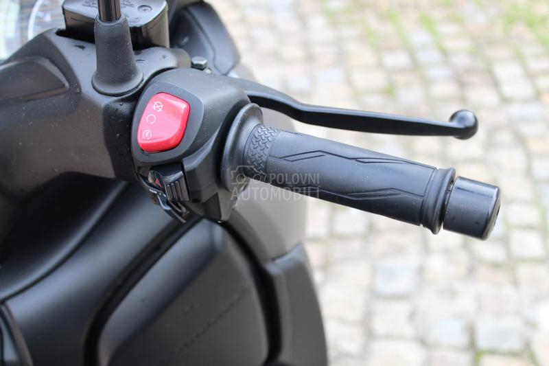 Yamaha X MAX 300