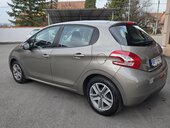 Peugeot 208 1.2 B   T O P