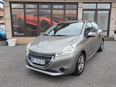 Peugeot 208 1.2 B   T O P