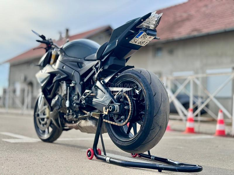 BMW S1000R