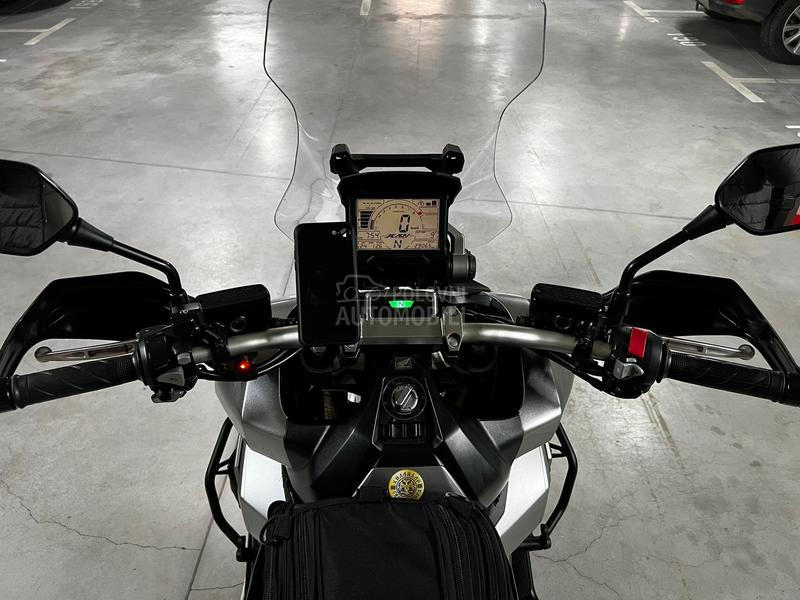 Honda x adv