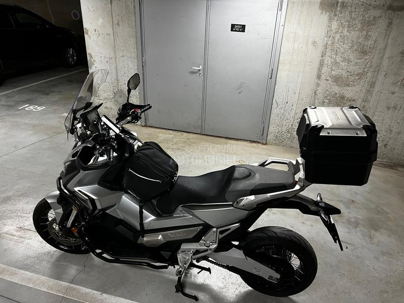 Honda x adv