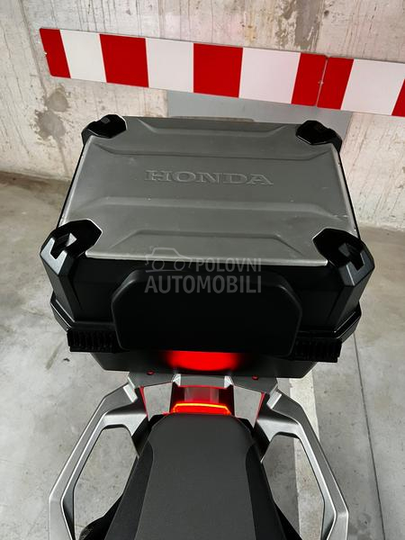 Honda x adv