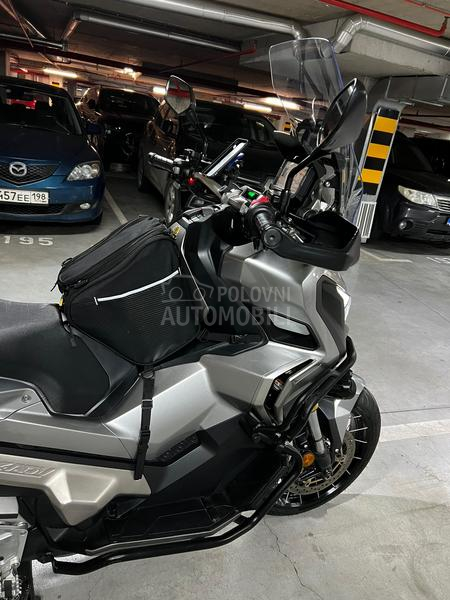 Honda x adv