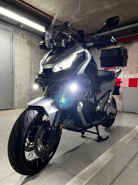 Honda x adv