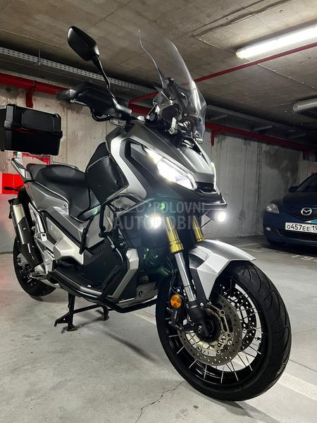 Honda x adv