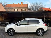 Peugeot 2008 1.2i/Allure/Pano