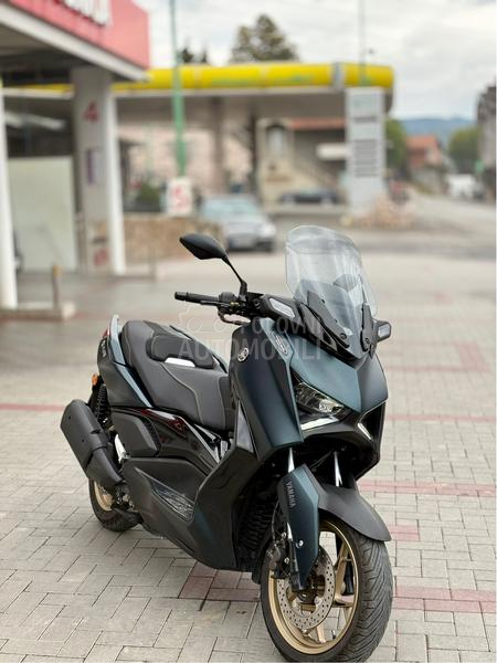 Yamaha XMAX 300 TECH MAX