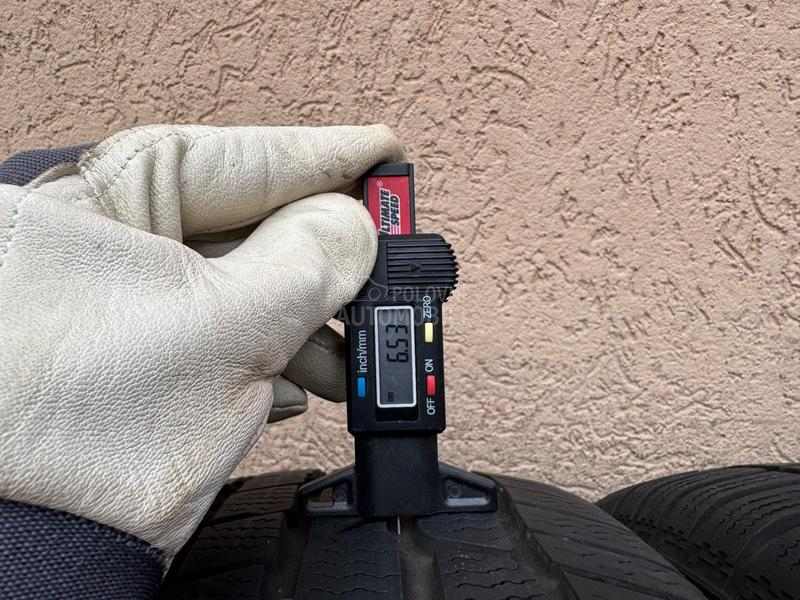 Continental 215/60 R16 Zimska